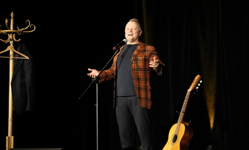 Zdjęcie do Piotr Szwedes Stand-up