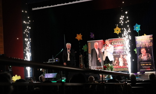 Zdjęcie do Koncert &bdquo;Szlagierowe Kwiaty dla Mamy&rdquo;